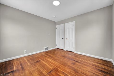 21601 Gardenview Drive Maple Heights OH 44137