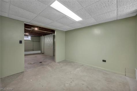 21601 Gardenview Drive Maple Heights OH 44137