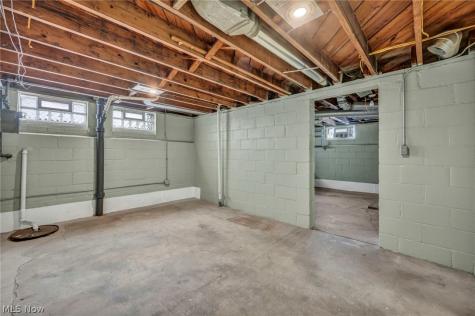21601 Gardenview Drive Maple Heights OH 44137