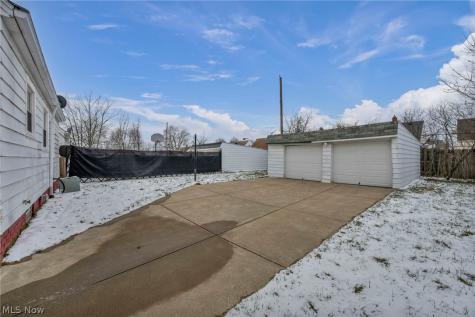 21601 Gardenview Drive Maple Heights OH 44137