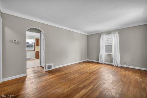 21601 Gardenview Drive Maple Heights OH 44137