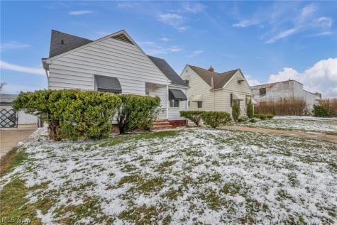 21601 Gardenview Drive Maple Heights OH 44137