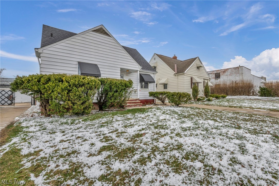 21601 Gardenview Drive Maple Heights OH 44137