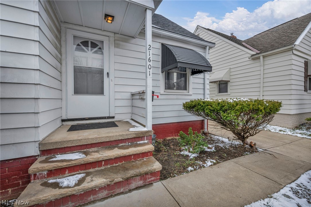21601 Gardenview Drive Maple Heights OH 44137