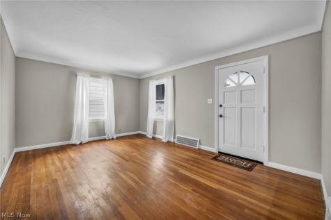 21601 Gardenview Drive Maple Heights OH 44137