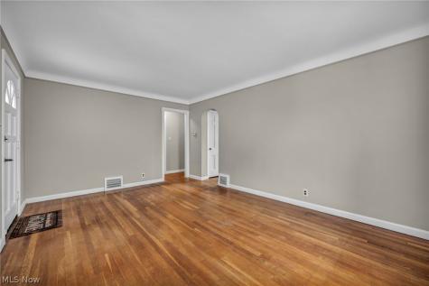 21601 Gardenview Drive Maple Heights OH 44137