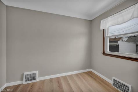 21601 Gardenview Drive Maple Heights OH 44137
