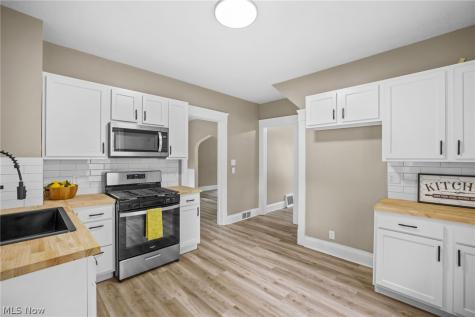 146 W Harrison Street Alliance OH 44601