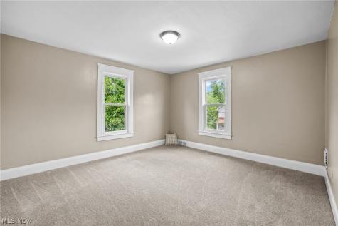 146 W Harrison Street Alliance OH 44601