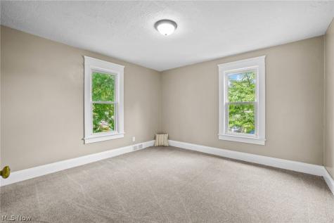 146 W Harrison Street Alliance OH 44601