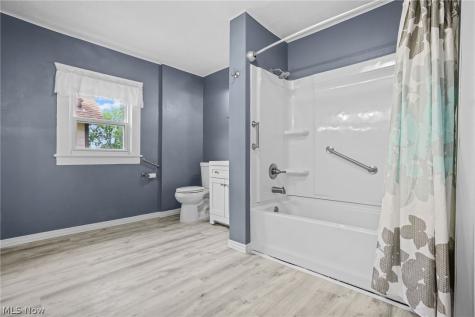 146 W Harrison Street Alliance OH 44601