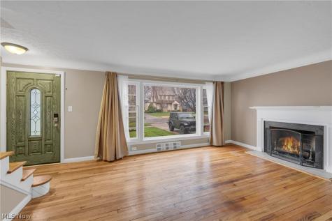 922 Cambridge Road Cleveland Heights OH 44121