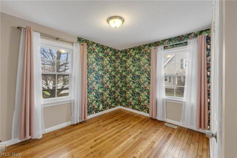 922 Cambridge Road Cleveland Heights OH 44121