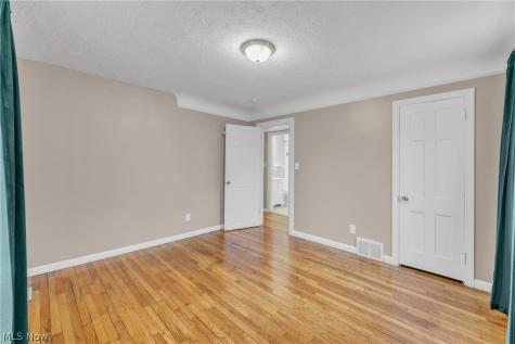 922 Cambridge Road Cleveland Heights OH 44121