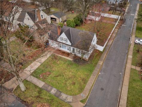 922 Cambridge Road Cleveland Heights OH 44121