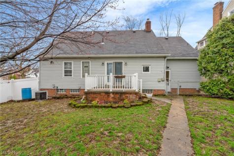 922 Cambridge Road Cleveland Heights OH 44121