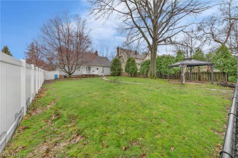 922 Cambridge Road Cleveland Heights OH 44121