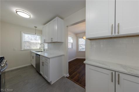 1560 Holmden Road South Euclid OH 44121