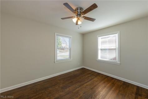 1560 Holmden Road South Euclid OH 44121