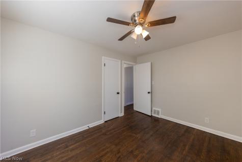 1560 Holmden Road South Euclid OH 44121