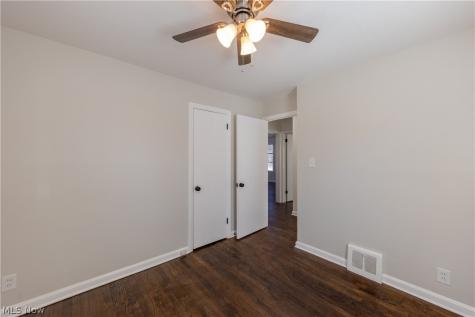 1560 Holmden Road South Euclid OH 44121