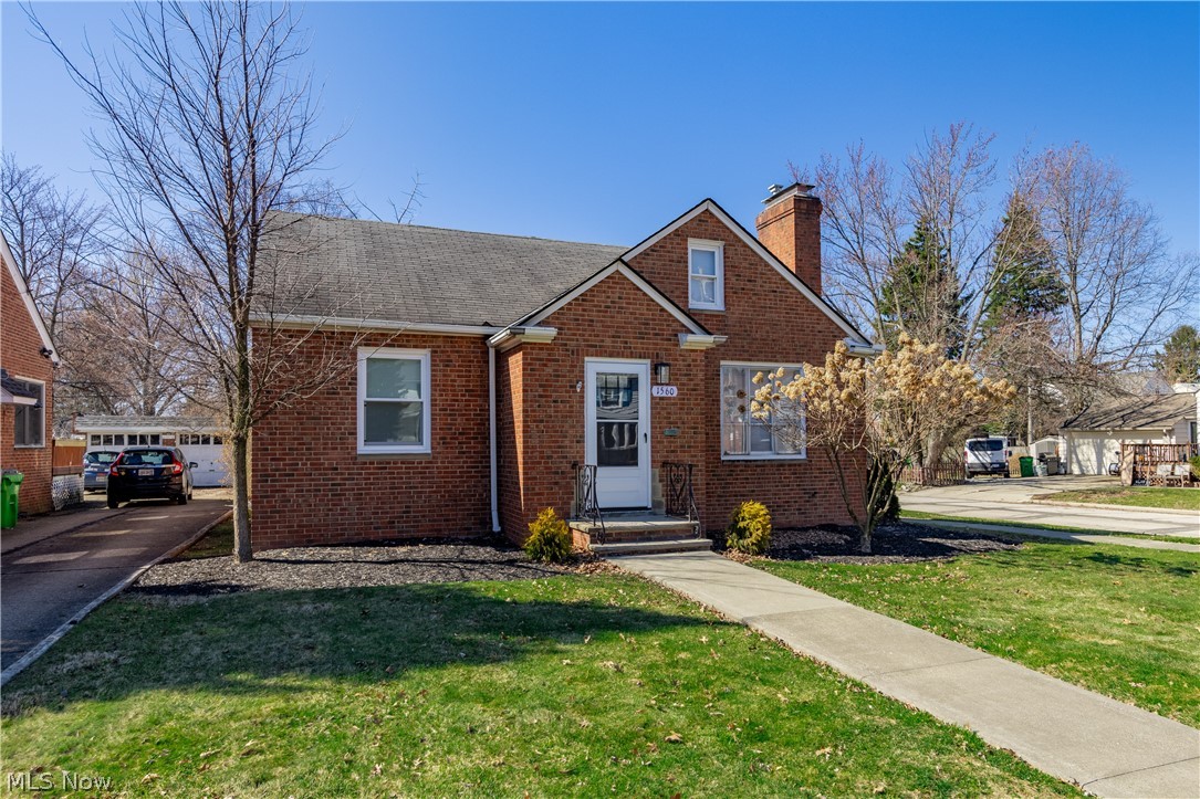 1560 Holmden Road South Euclid OH 44121