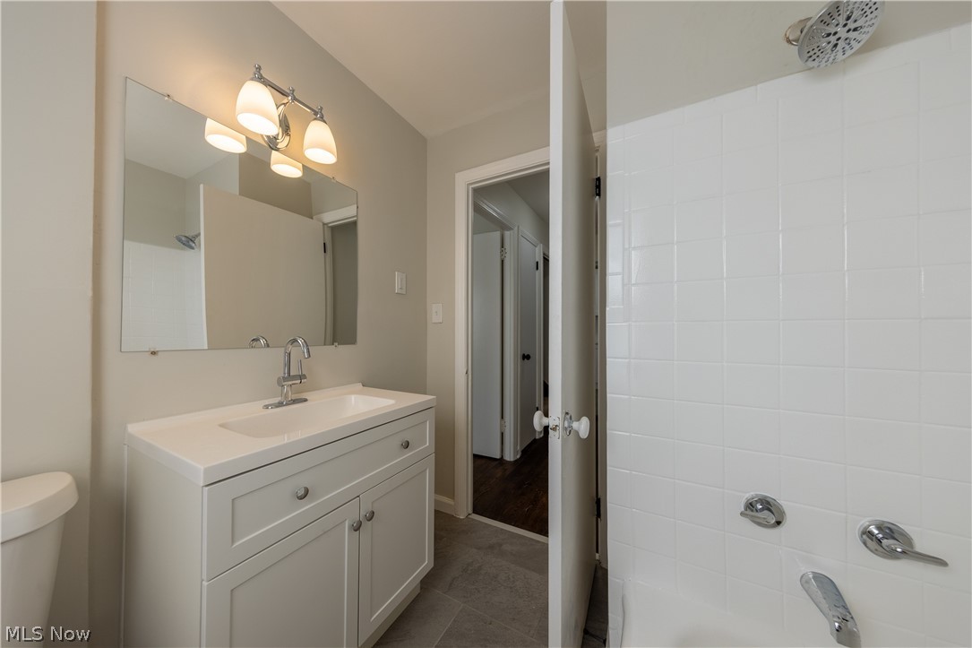 1560 Holmden Road South Euclid OH 44121