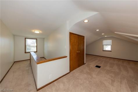1560 Holmden Road South Euclid OH 44121