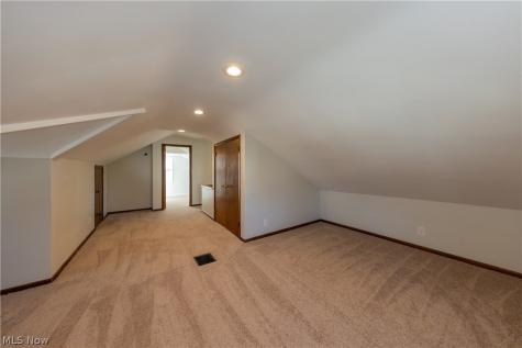 1560 Holmden Road South Euclid OH 44121