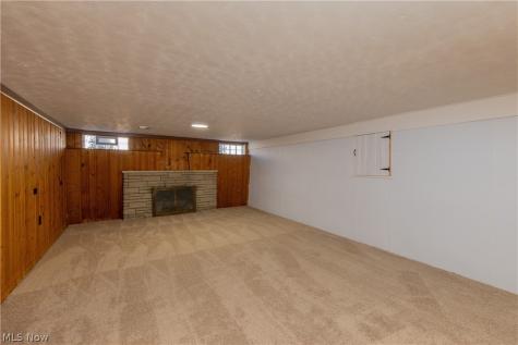 1560 Holmden Road South Euclid OH 44121