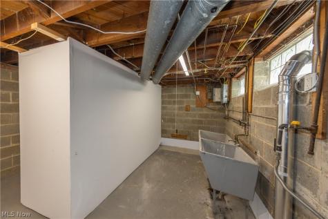1560 Holmden Road South Euclid OH 44121