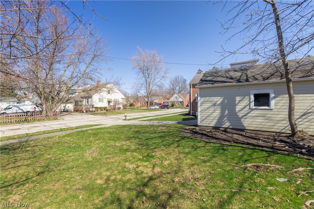 1560 Holmden Road South Euclid OH 44121
