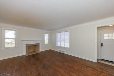 1560 Holmden Road South Euclid OH 44121