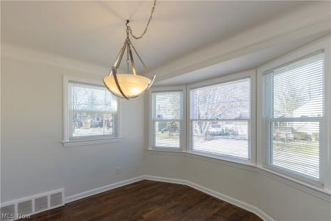 1560 Holmden Road South Euclid OH 44121