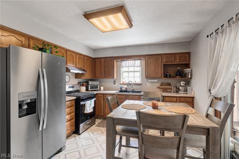 5464 Whitehaven Avenue North Olmsted OH 44070