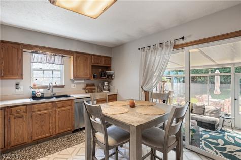 5464 Whitehaven Avenue North Olmsted OH 44070
