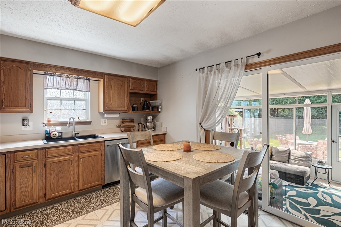 5464 Whitehaven Avenue North Olmsted OH 44070