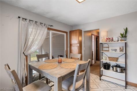 5464 Whitehaven Avenue North Olmsted OH 44070