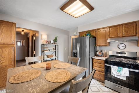 5464 Whitehaven Avenue North Olmsted OH 44070