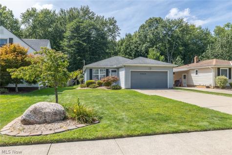 5464 Whitehaven Avenue North Olmsted OH 44070