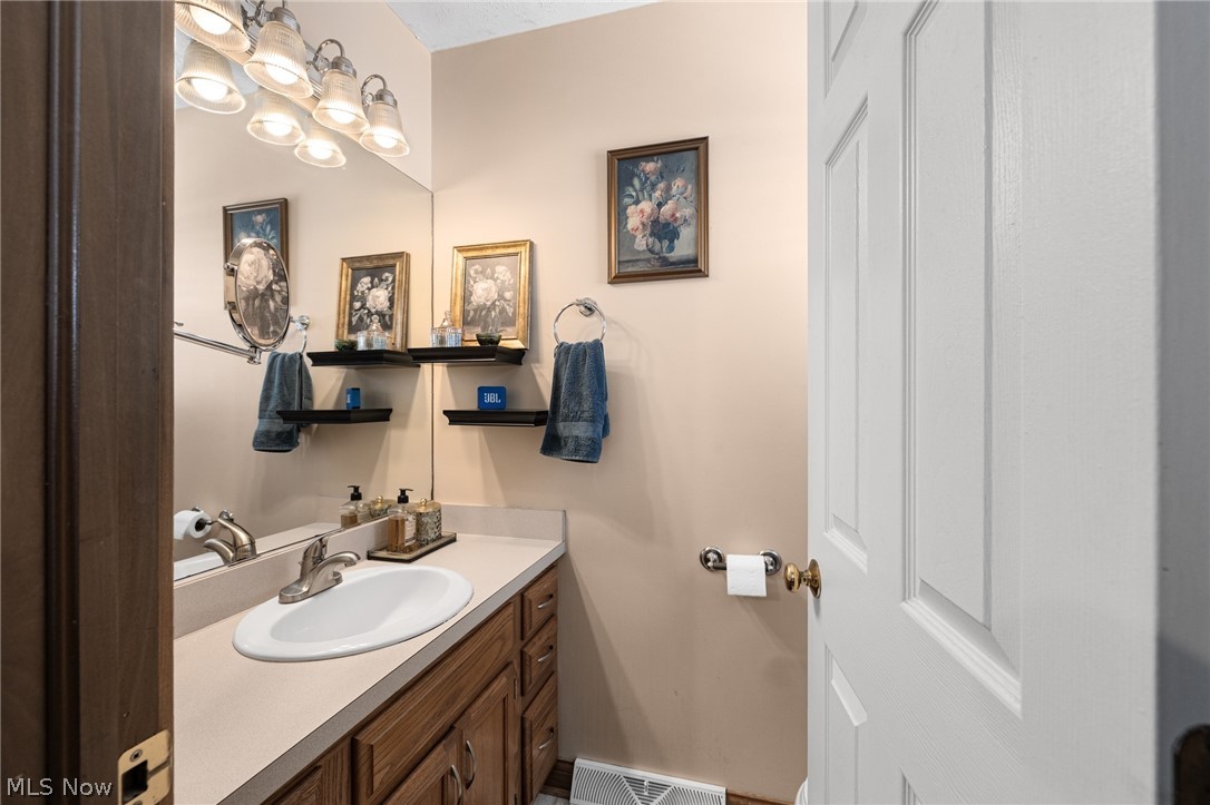 5464 Whitehaven Avenue North Olmsted OH 44070