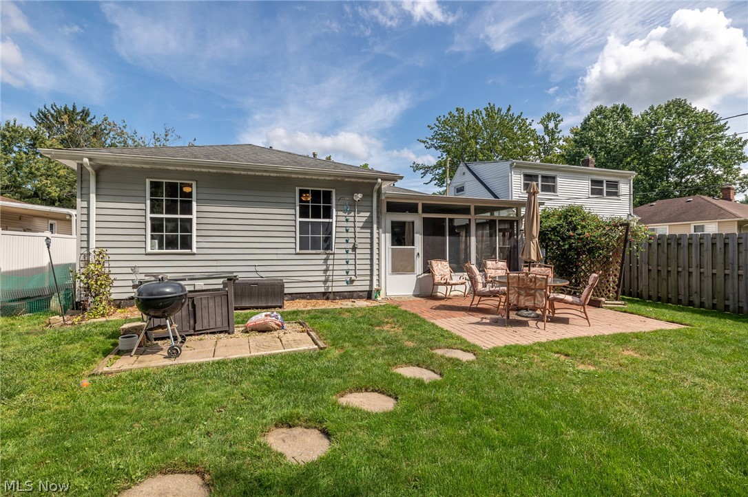 5464 Whitehaven Avenue North Olmsted OH 44070