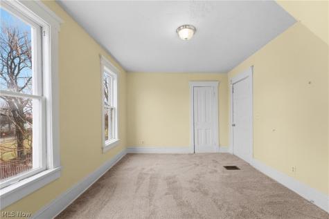 1024 Rex Avenue NE Canton OH 44704
