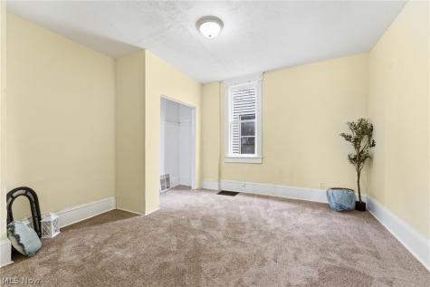 1024 Rex Avenue NE Canton OH 44704