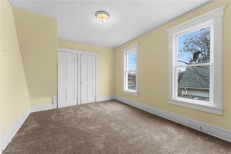 1024 Rex Avenue NE Canton OH 44704