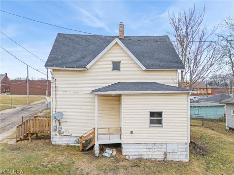 1024 Rex Avenue NE Canton OH 44704