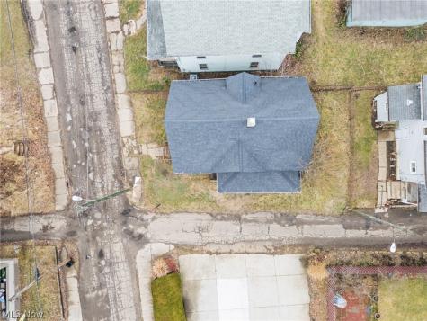 1024 Rex Avenue NE Canton OH 44704