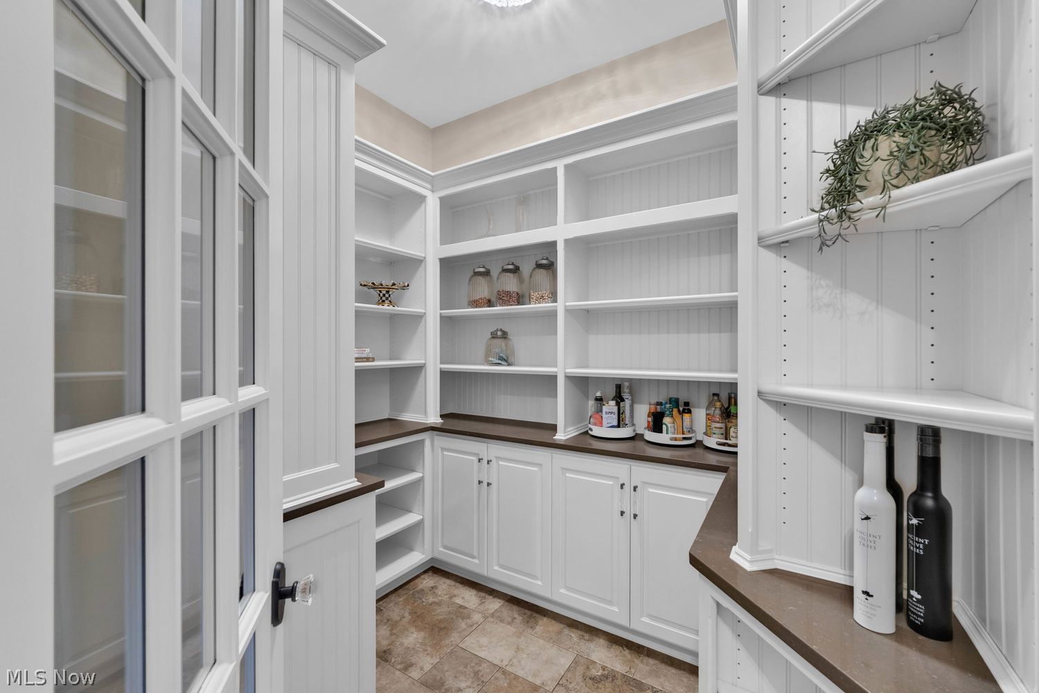 2366 Fox Run Westlake OH 44145