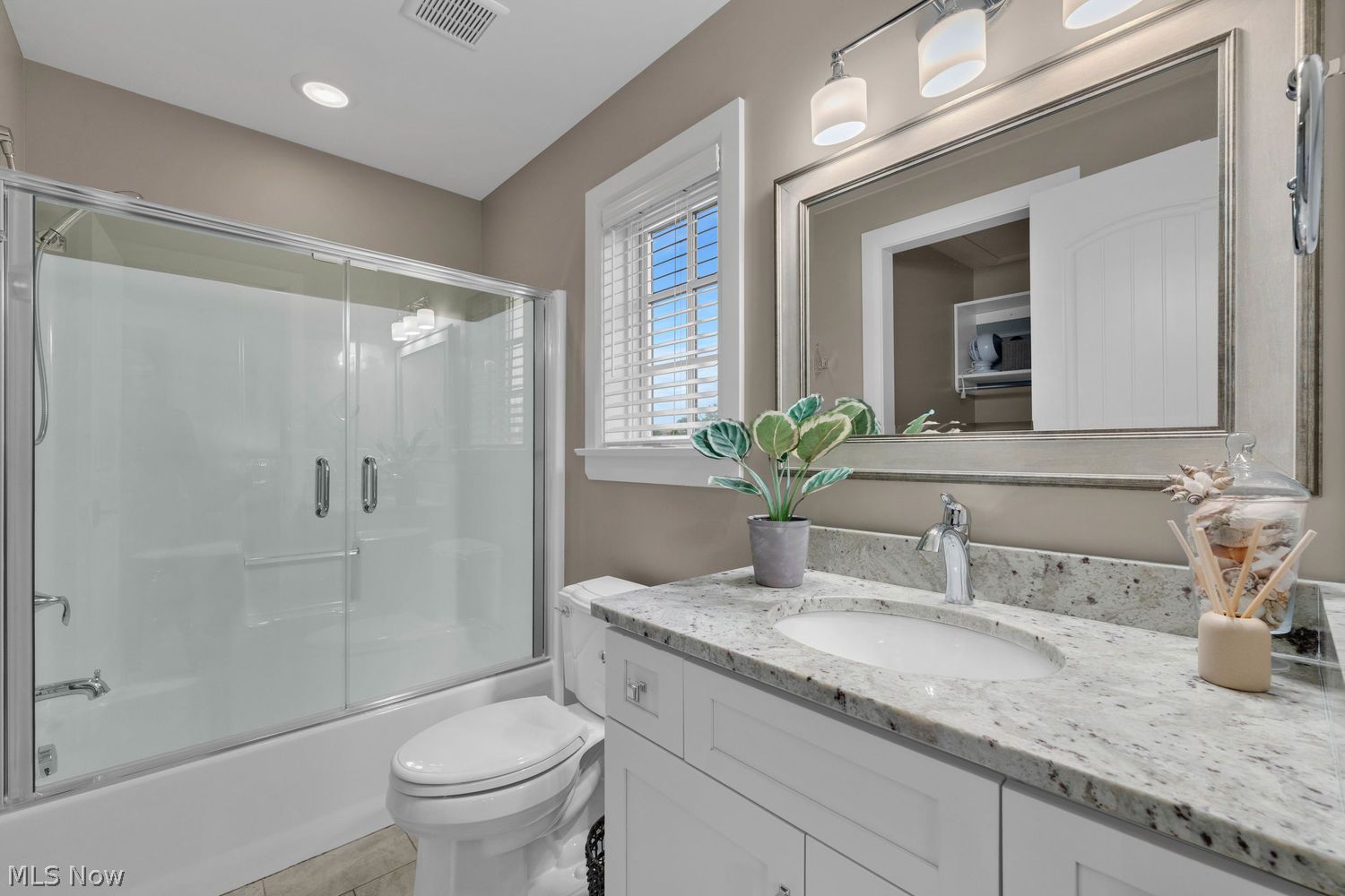 2366 Fox Run Westlake OH 44145