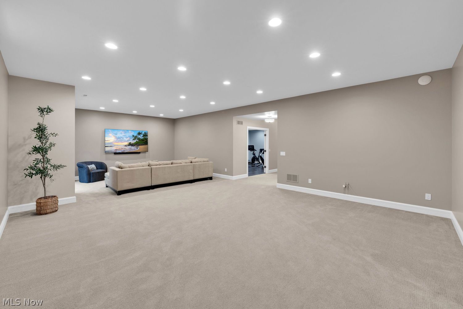 2366 Fox Run Westlake OH 44145